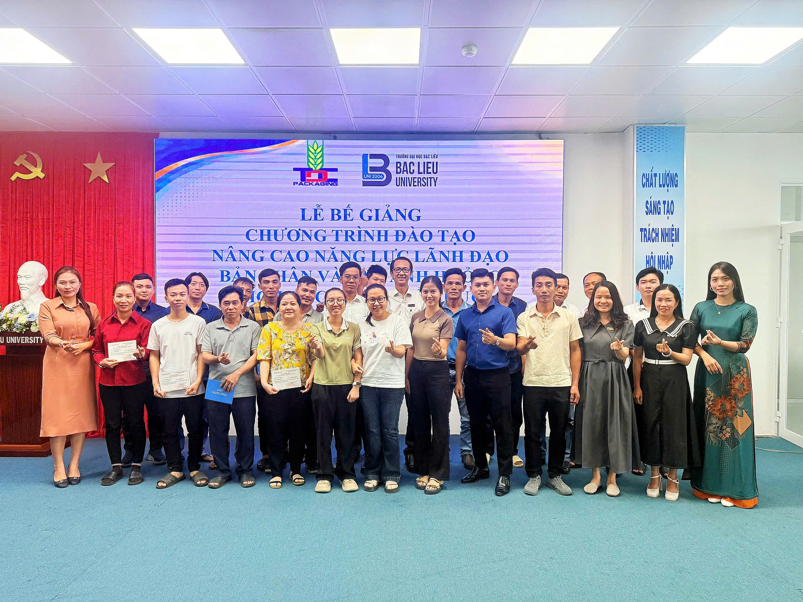 KHOA KINH TẾ VÀ LUẬT TỔ CHỨC "CHƯƠNG TRÌNH ĐÀO TẠO NÂNG CAO NĂNG LỰC LÃNH ĐẠO BẢN THÂN VÀ TẠO ẢNH HƯỞNG TÍCH CỰC TRONG TỔ CHỨC"
